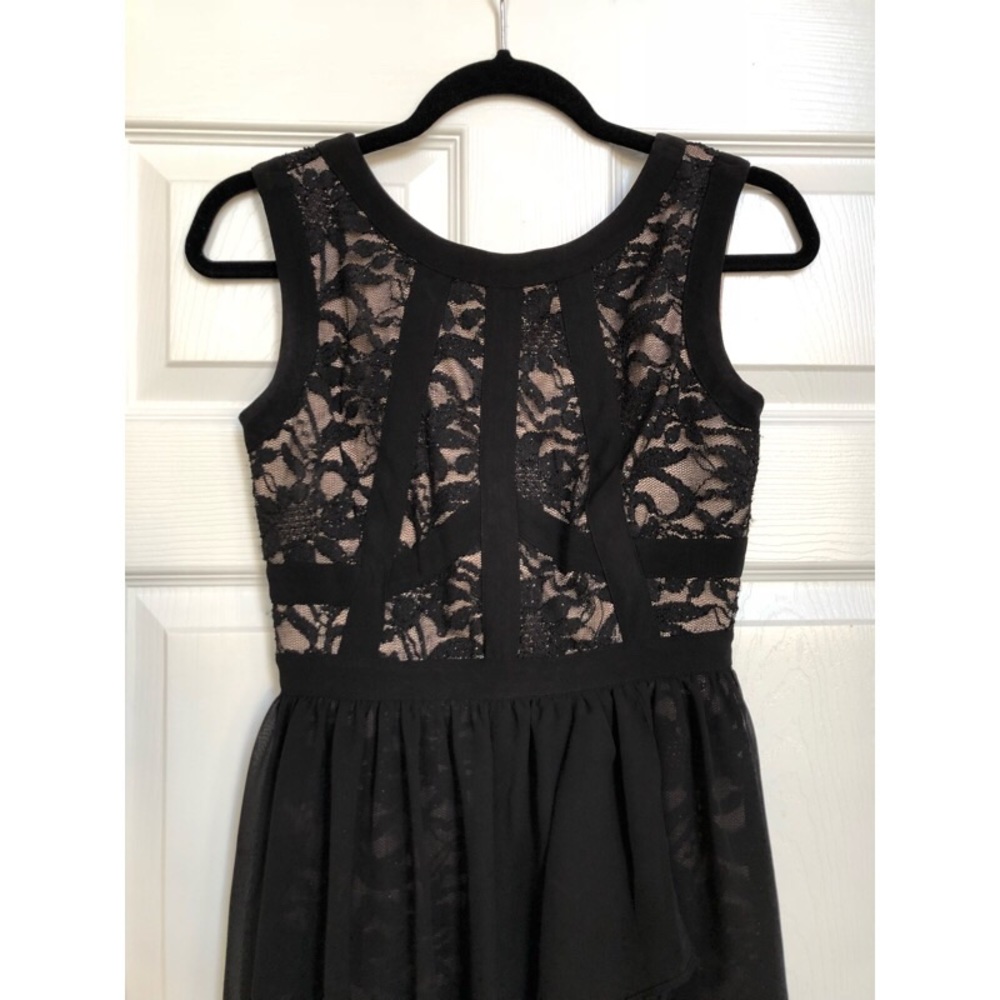 Morgan & Co. Black Lace Chiffon-Overlay Dress - Picture 4 of 8